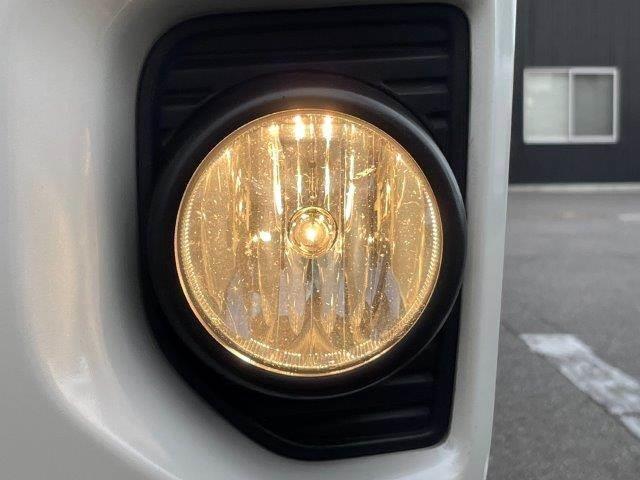 ハイエースバン ロングスーパーＧＬ　４ＷＤ　禁煙車　Ｂｌｕｅｔｏｏｔｈ　純正ＳＤナビ　寒冷地仕様　バックカメラ　フルセグ　ドライブレコーダー　トヨタセーフティセンス　ＡＣ１００Ｖ　純正スターター　ＥＴＣ　スマートキー　オートハイビーム（17枚目）