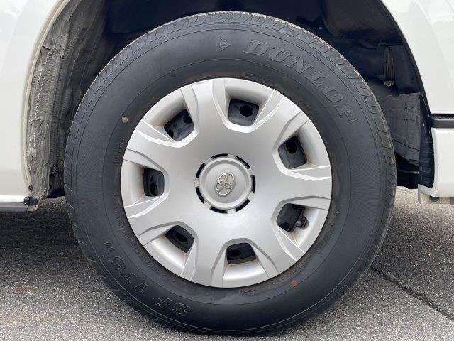 ハイエースバン ロングスーパーＧＬ　４ＷＤ　禁煙車　Ｂｌｕｅｔｏｏｔｈ　純正ＳＤナビ　寒冷地仕様　バックカメラ　フルセグ　ドライブレコーダー　トヨタセーフティセンス　ＡＣ１００Ｖ　純正スターター　ＥＴＣ　スマートキー　オートハイビーム（18枚目）