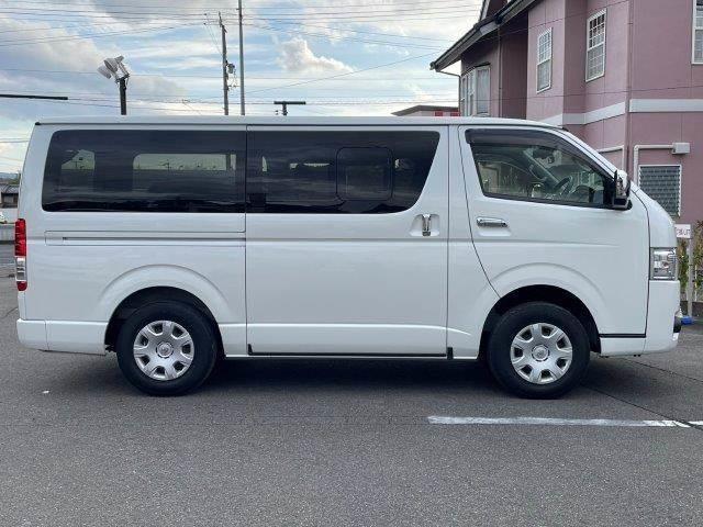 ハイエースバン ロングスーパーＧＬ　４ＷＤ　禁煙車　Ｂｌｕｅｔｏｏｔｈ　純正ＳＤナビ　寒冷地仕様　バックカメラ　フルセグ　ドライブレコーダー　トヨタセーフティセンス　ＡＣ１００Ｖ　純正スターター　ＥＴＣ　スマートキー　オートハイビーム（21枚目）