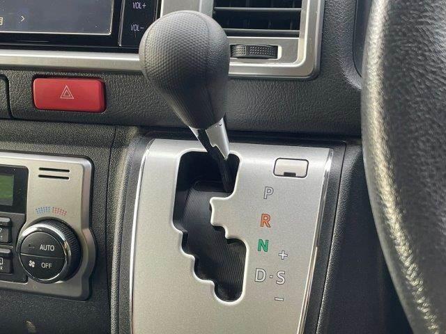 ハイエースバン ロングスーパーＧＬ　４ＷＤ　禁煙車　Ｂｌｕｅｔｏｏｔｈ　純正ＳＤナビ　寒冷地仕様　バックカメラ　フルセグ　ドライブレコーダー　トヨタセーフティセンス　ＡＣ１００Ｖ　純正スターター　ＥＴＣ　スマートキー　オートハイビーム（38枚目）