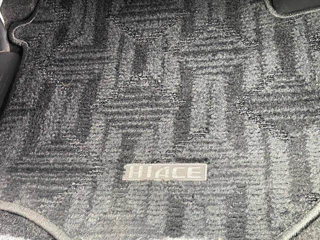 ハイエースバン ロングスーパーＧＬ　４ＷＤ　禁煙車　Ｂｌｕｅｔｏｏｔｈ　純正ＳＤナビ　寒冷地仕様　バックカメラ　フルセグ　ドライブレコーダー　トヨタセーフティセンス　ＡＣ１００Ｖ　純正スターター　ＥＴＣ　スマートキー　オートハイビーム（53枚目）