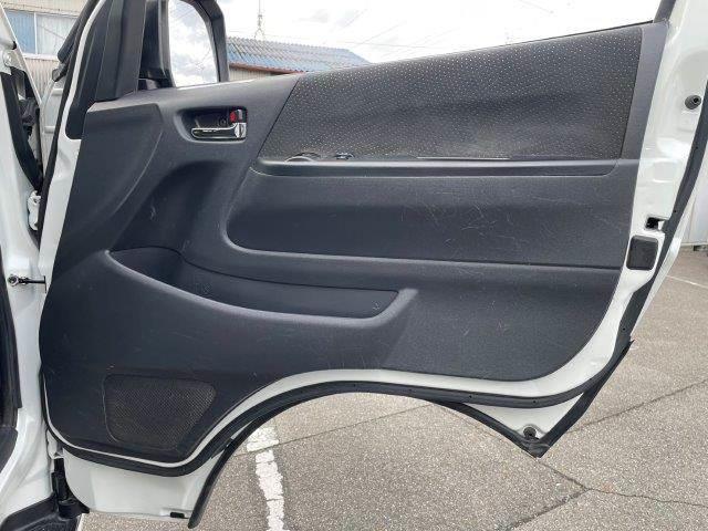 ハイエースバン ロングスーパーＧＬ　４ＷＤ　禁煙車　Ｂｌｕｅｔｏｏｔｈ　純正ＳＤナビ　寒冷地仕様　バックカメラ　フルセグ　ドライブレコーダー　トヨタセーフティセンス　ＡＣ１００Ｖ　純正スターター　ＥＴＣ　スマートキー　オートハイビーム（56枚目）