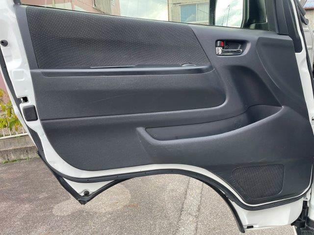 ハイエースバン ロングスーパーＧＬ　４ＷＤ　禁煙車　Ｂｌｕｅｔｏｏｔｈ　純正ＳＤナビ　寒冷地仕様　バックカメラ　フルセグ　ドライブレコーダー　トヨタセーフティセンス　ＡＣ１００Ｖ　純正スターター　ＥＴＣ　スマートキー　オートハイビーム（62枚目）