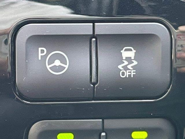 プリウス Aツーリングセレクション ユーザー買取車 禁煙車 レーダークルーズコントロール HUD 純正SDナビ LEDヘッドライト バックカメラ BSM シートヒーター ブルートゥース フルセグTV スマートキー コーナーセンサー(10枚目)