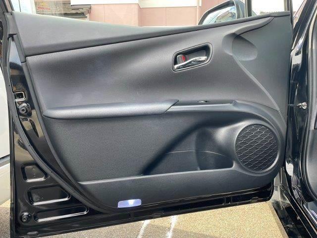 プリウス Aツーリングセレクション ユーザー買取車 禁煙車 レーダークルーズコントロール HUD 純正SDナビ LEDヘッドライト バックカメラ BSM シートヒーター ブルートゥース フルセグTV スマートキー コーナーセンサー(69枚目)