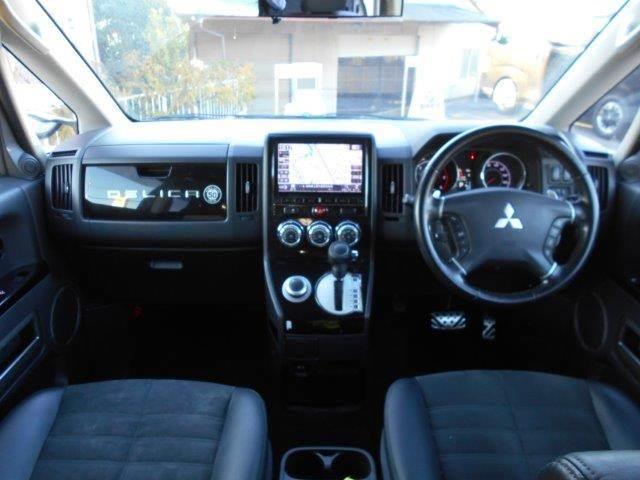 デリカD:5 シャモニー 特別仕様車 アルパイン製10.1インチフリップダウンモニター SDナビ 両側パワースライドドア フルセグTV ハーフレザーシート 禁煙車 パワーシート シートヒーター Bluetooth バックカメラ(3枚目)