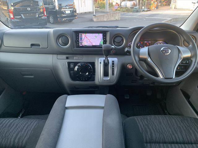 NV350キャラバンバン プレミアムGX アーバンクロム 純正メモリーナビ アラウンドビューモニター LEDヘッドライト 禁煙車 衝突軽減ブレーキ フルセグTV Bluetooth対応 ミュージックサーバー 4WD ETC スマートキー ドライブレコーダー(3枚目)