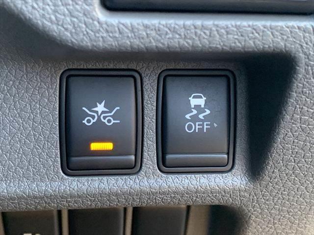 NV350キャラバンバン プレミアムGX アーバンクロム 純正メモリーナビ アラウンドビューモニター LEDヘッドライト 禁煙車 衝突軽減ブレーキ フルセグTV Bluetooth対応 ミュージックサーバー 4WD ETC スマートキー ドライブレコーダー(9枚目)