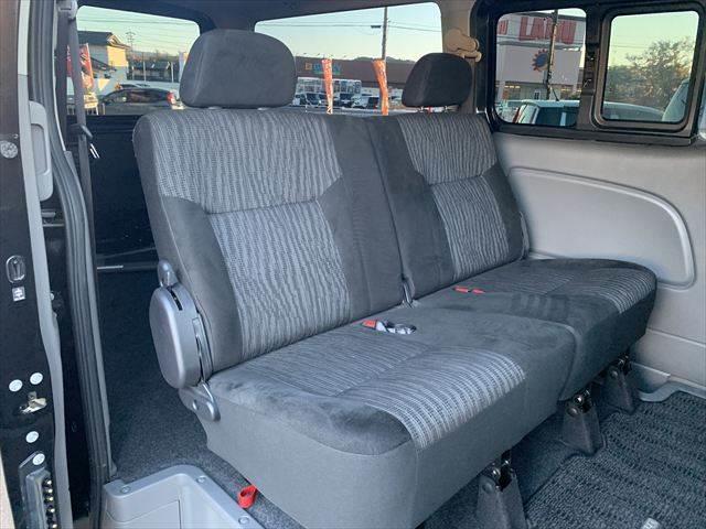 NV350キャラバンバン プレミアムGX アーバンクロム 純正メモリーナビ アラウンドビューモニター LEDヘッドライト 禁煙車 衝突軽減ブレーキ フルセグTV Bluetooth対応 ミュージックサーバー 4WD ETC スマートキー ドライブレコーダー(11枚目)