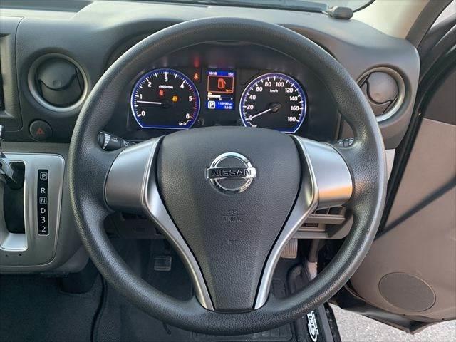 NV350キャラバンバン プレミアムGX アーバンクロム 純正メモリーナビ アラウンドビューモニター LEDヘッドライト 禁煙車 衝突軽減ブレーキ フルセグTV Bluetooth対応 ミュージックサーバー 4WD ETC スマートキー ドライブレコーダー(13枚目)