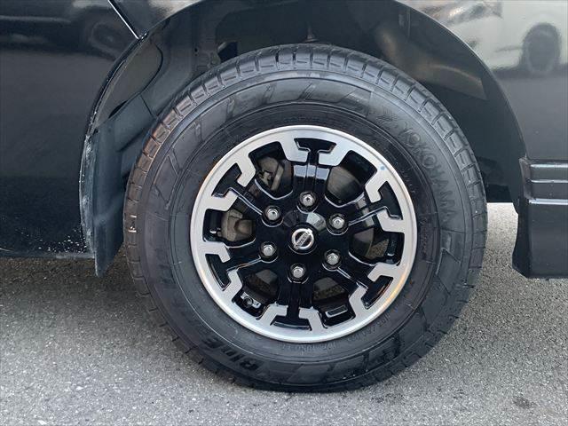 NV350キャラバンバン プレミアムGX アーバンクロム 純正メモリーナビ アラウンドビューモニター LEDヘッドライト 禁煙車 衝突軽減ブレーキ フルセグTV Bluetooth対応 ミュージックサーバー 4WD ETC スマートキー ドライブレコーダー(16枚目)