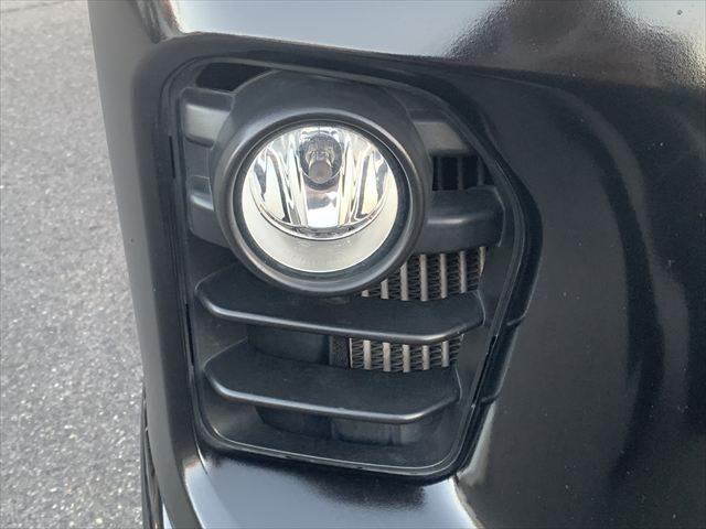 NV350キャラバンバン プレミアムGX アーバンクロム 純正メモリーナビ アラウンドビューモニター LEDヘッドライト 禁煙車 衝突軽減ブレーキ フルセグTV Bluetooth対応 ミュージックサーバー 4WD ETC スマートキー ドライブレコーダー(27枚目)