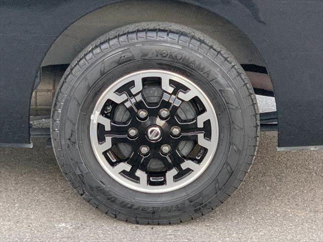 NV350キャラバンバン プレミアムGX アーバンクロム 純正メモリーナビ アラウンドビューモニター LEDヘッドライト 禁煙車 衝突軽減ブレーキ フルセグTV Bluetooth対応 ミュージックサーバー 4WD ETC スマートキー ドライブレコーダー(31枚目)