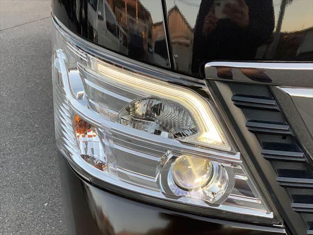 NV350キャラバンバン プレミアムGX アーバンクロム 純正メモリーナビ アラウンドビューモニター LEDヘッドライト 禁煙車 衝突軽減ブレーキ フルセグTV Bluetooth対応 ミュージックサーバー 4WD ETC スマートキー ドライブレコーダー(33枚目)