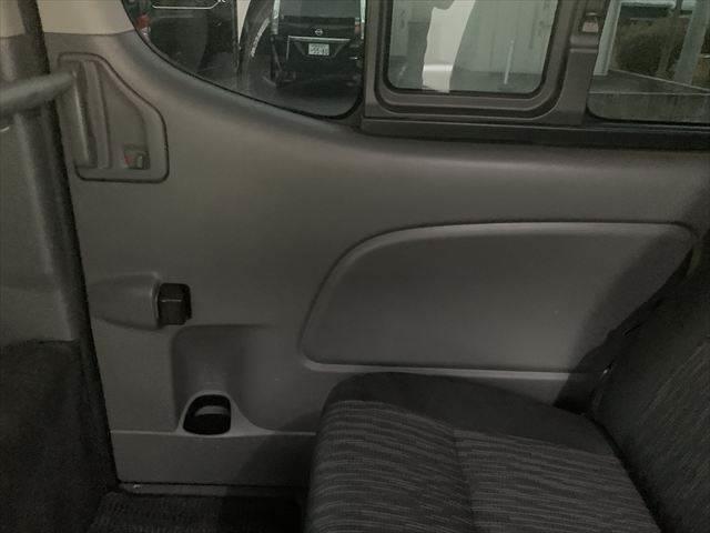 NV350キャラバンバン プレミアムGX アーバンクロム 純正メモリーナビ アラウンドビューモニター LEDヘッドライト 禁煙車 衝突軽減ブレーキ フルセグTV Bluetooth対応 ミュージックサーバー 4WD ETC スマートキー ドライブレコーダー(53枚目)