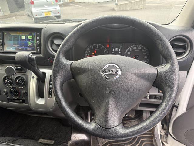 NV350キャラバンバン ロングDX 衝突軽減ブレーキ 純正メモリーナビ バックカメラ フルセグTV ブルートゥース キーレス ETC 両側スライドドア LEDヘッドライト Keeler15インチアルミホイール リヤダークガラス(10枚目)