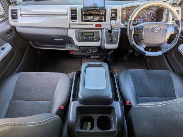 ハイエースバン スーパーＧＬ　ダークプライム　４ＷＤ　ディーゼルターボ　モデリスタフロントエアロ　両側電動スライド　ＨＤＤナビ　バックカメラ　ブルートゥース　フルセグＴＶ　ＥＴＣ　ＬＥＤヘッド　ミュージックサーバー　ＵＳＢ　スマートキー　盗難防止（3枚目）