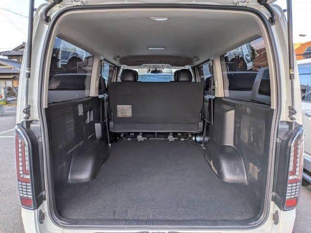 ハイエースバン スーパーＧＬ　ダークプライム　４ＷＤ　ディーゼルターボ　モデリスタフロントエアロ　両側電動スライド　ＨＤＤナビ　バックカメラ　ブルートゥース　フルセグＴＶ　ＥＴＣ　ＬＥＤヘッド　ミュージックサーバー　ＵＳＢ　スマートキー　盗難防止（11枚目）