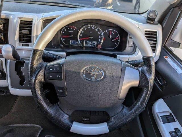 ハイエースバン スーパーＧＬ　ダークプライム　４ＷＤ　ディーゼルターボ　モデリスタフロントエアロ　両側電動スライド　ＨＤＤナビ　バックカメラ　ブルートゥース　フルセグＴＶ　ＥＴＣ　ＬＥＤヘッド　ミュージックサーバー　ＵＳＢ　スマートキー　盗難防止（12枚目）