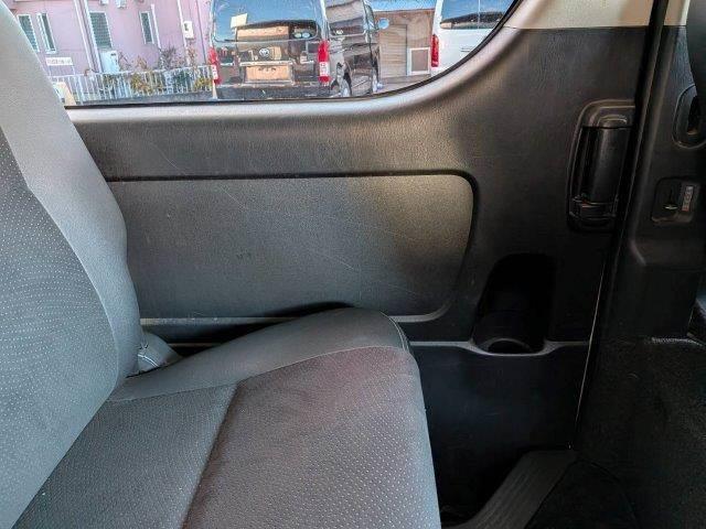 ハイエースバン スーパーＧＬ　ダークプライム　４ＷＤ　ディーゼルターボ　モデリスタフロントエアロ　両側電動スライド　ＨＤＤナビ　バックカメラ　ブルートゥース　フルセグＴＶ　ＥＴＣ　ＬＥＤヘッド　ミュージックサーバー　ＵＳＢ　スマートキー　盗難防止（62枚目）