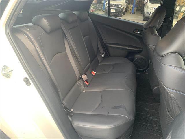 プリウス Sツーリングセレクション ユーザー買取車 純正9インチナビ レーダークルーズコントロール 合皮シート シートヒーター 禁煙車 LEDヘッドライト 衝突軽減ブレーキ バックカメラ フルセグTV Bluetooth ETC(6枚目)