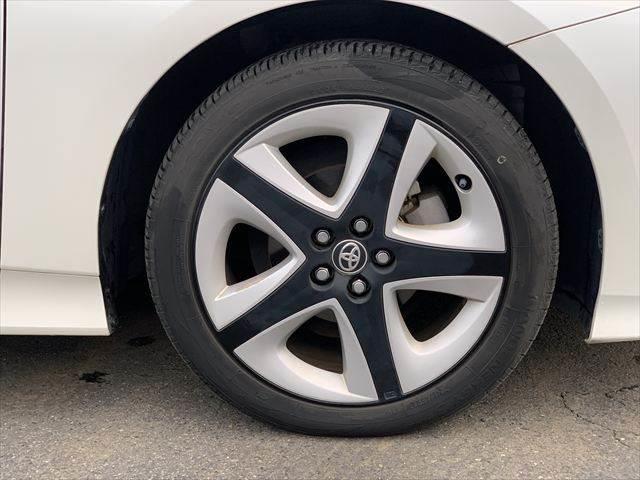 プリウス Sツーリングセレクション ユーザー買取車 純正9インチナビ レーダークルーズコントロール 合皮シート シートヒーター 禁煙車 LEDヘッドライト 衝突軽減ブレーキ バックカメラ フルセグTV Bluetooth ETC(11枚目)