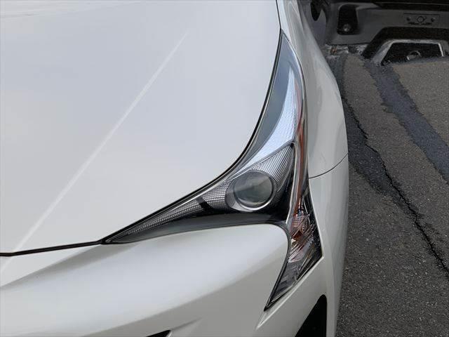 プリウス Sツーリングセレクション ユーザー買取車 純正9インチナビ レーダークルーズコントロール 合皮シート シートヒーター 禁煙車 LEDヘッドライト 衝突軽減ブレーキ バックカメラ フルセグTV Bluetooth ETC(19枚目)