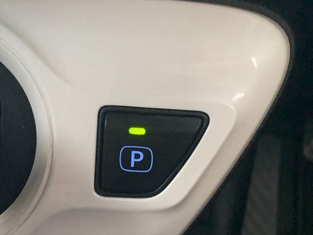 プリウス Sツーリングセレクション ユーザー買取車 純正9インチナビ レーダークルーズコントロール 合皮シート シートヒーター 禁煙車 LEDヘッドライト 衝突軽減ブレーキ バックカメラ フルセグTV Bluetooth ETC(31枚目)