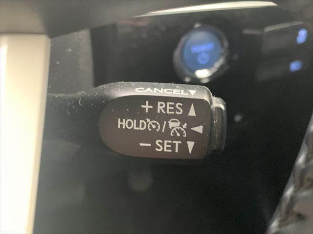 プリウス Sツーリングセレクション ユーザー買取車 純正9インチナビ レーダークルーズコントロール 合皮シート シートヒーター 禁煙車 LEDヘッドライト 衝突軽減ブレーキ バックカメラ フルセグTV Bluetooth ETC(35枚目)