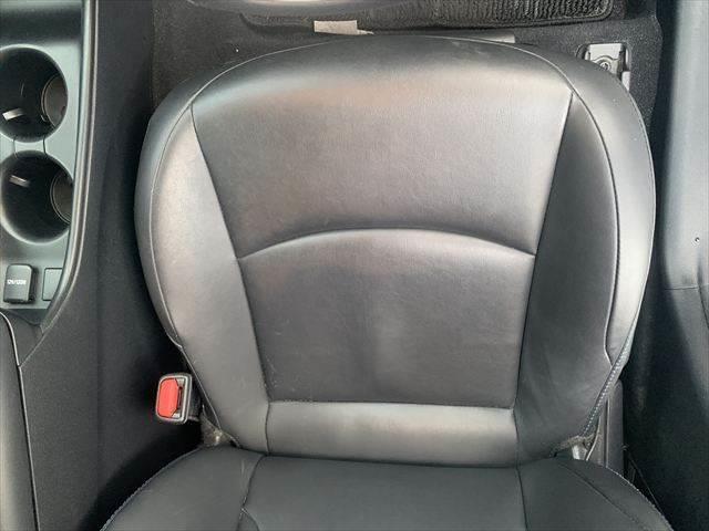 プリウス Sツーリングセレクション ユーザー買取車 純正9インチナビ レーダークルーズコントロール 合皮シート シートヒーター 禁煙車 LEDヘッドライト 衝突軽減ブレーキ バックカメラ フルセグTV Bluetooth ETC(52枚目)