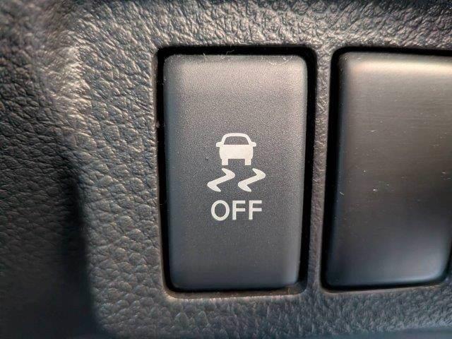 エクストレイル ２０ＧＴ　４ＷＤ　６速ＭＴ　ディーゼルターボ　純正ＨＤＤナビ　ＨＩＤヘッド　バックカメラ　スマートキー　禁煙車　ＥＴＣ　１６インチアルミホイール　フルセグＴＶ　ブルートゥース　クルーズコントロール　盗難防止（8枚目）