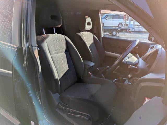 エクストレイル ２０ＧＴ　４ＷＤ　６速ＭＴ　ディーゼルターボ　純正ＨＤＤナビ　ＨＩＤヘッド　バックカメラ　スマートキー　禁煙車　ＥＴＣ　１６インチアルミホイール　フルセグＴＶ　ブルートゥース　クルーズコントロール　盗難防止（9枚目）