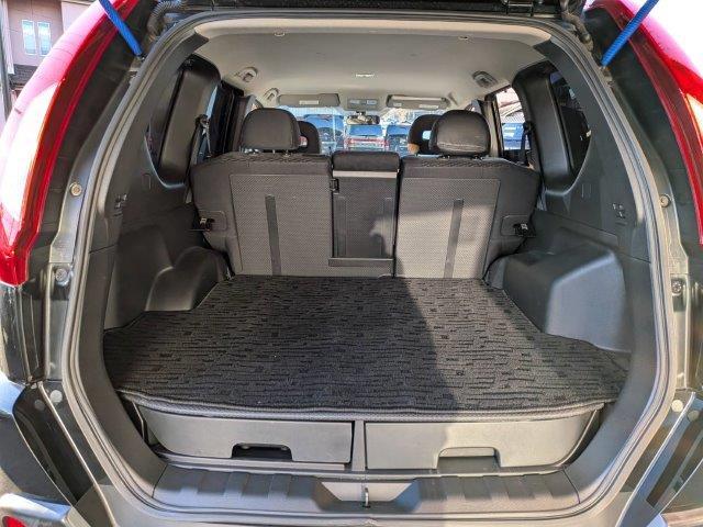 エクストレイル ２０ＧＴ　４ＷＤ　６速ＭＴ　ディーゼルターボ　純正ＨＤＤナビ　ＨＩＤヘッド　バックカメラ　スマートキー　禁煙車　ＥＴＣ　１６インチアルミホイール　フルセグＴＶ　ブルートゥース　クルーズコントロール　盗難防止（11枚目）