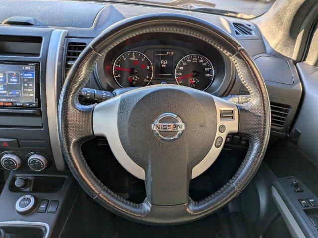 エクストレイル ２０ＧＴ　４ＷＤ　６速ＭＴ　ディーゼルターボ　純正ＨＤＤナビ　ＨＩＤヘッド　バックカメラ　スマートキー　禁煙車　ＥＴＣ　１６インチアルミホイール　フルセグＴＶ　ブルートゥース　クルーズコントロール　盗難防止（12枚目）