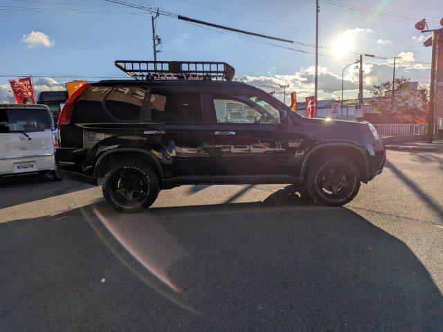 エクストレイル ２０ＧＴ　４ＷＤ　６速ＭＴ　ディーゼルターボ　純正ＨＤＤナビ　ＨＩＤヘッド　バックカメラ　スマートキー　禁煙車　ＥＴＣ　１６インチアルミホイール　フルセグＴＶ　ブルートゥース　クルーズコントロール　盗難防止（18枚目）