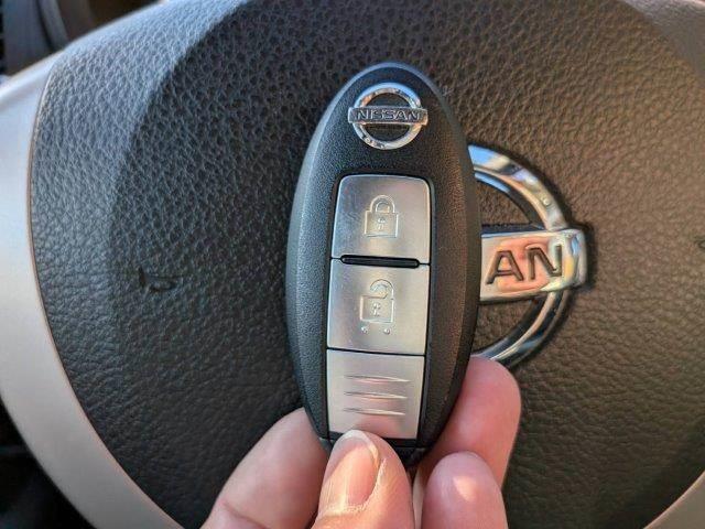 エクストレイル ２０ＧＴ　４ＷＤ　６速ＭＴ　ディーゼルターボ　純正ＨＤＤナビ　ＨＩＤヘッド　バックカメラ　スマートキー　禁煙車　ＥＴＣ　１６インチアルミホイール　フルセグＴＶ　ブルートゥース　クルーズコントロール　盗難防止（38枚目）