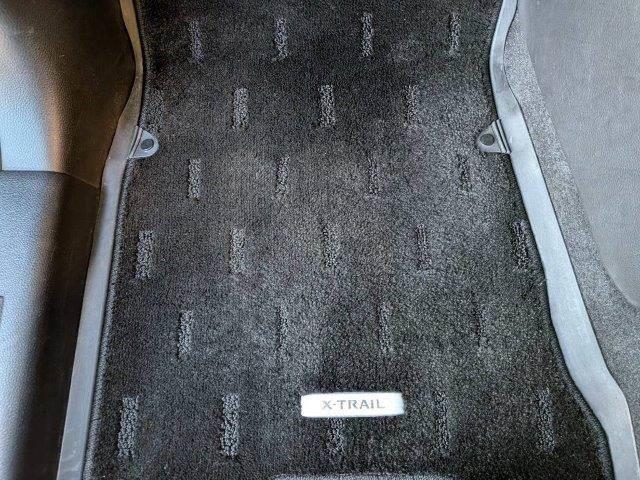 エクストレイル ２０ＧＴ　４ＷＤ　６速ＭＴ　ディーゼルターボ　純正ＨＤＤナビ　ＨＩＤヘッド　バックカメラ　スマートキー　禁煙車　ＥＴＣ　１６インチアルミホイール　フルセグＴＶ　ブルートゥース　クルーズコントロール　盗難防止（40枚目）