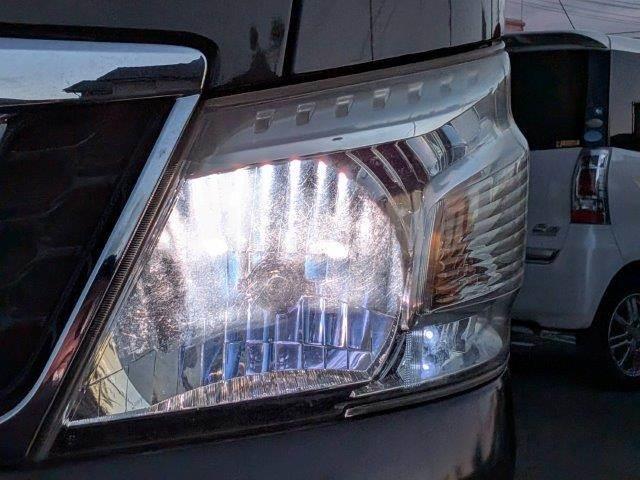 ＮＶ３５０キャラバンバン 　日産大阪５周年記念車　ディスプレイオーディオ　ＨＩＤヘッドライト　Ｂｌｕｅｔｏｏｔｈ　キーレス　禁煙車　ＥＴＣ　両側スライドドア　ベットキット　横滑り防止装置　電動格納ミラー（12枚目）