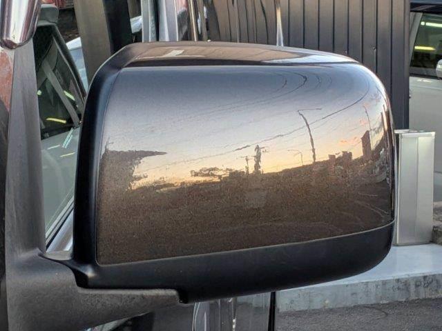 ＮＶ３５０キャラバンバン 　日産大阪５周年記念車　ディスプレイオーディオ　ＨＩＤヘッドライト　Ｂｌｕｅｔｏｏｔｈ　キーレス　禁煙車　ＥＴＣ　両側スライドドア　ベットキット　横滑り防止装置　電動格納ミラー（23枚目）