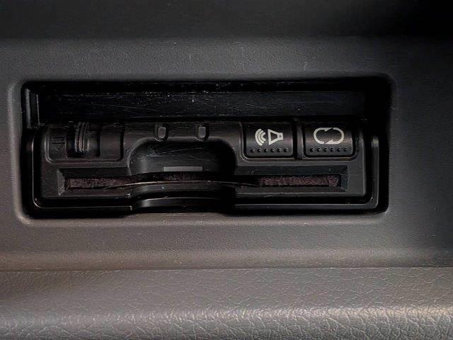 ＮＶ３５０キャラバンバン 　日産大阪５周年記念車　ディスプレイオーディオ　ＨＩＤヘッドライト　Ｂｌｕｅｔｏｏｔｈ　キーレス　禁煙車　ＥＴＣ　両側スライドドア　ベットキット　横滑り防止装置　電動格納ミラー（35枚目）