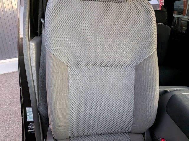 ＮＶ３５０キャラバンバン 　日産大阪５周年記念車　ディスプレイオーディオ　ＨＩＤヘッドライト　Ｂｌｕｅｔｏｏｔｈ　キーレス　禁煙車　ＥＴＣ　両側スライドドア　ベットキット　横滑り防止装置　電動格納ミラー（45枚目）