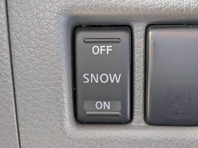 NV350キャラバンバン ロングプレミアムGXターボ 純正SDナビ バックカメラ HIDヘッドライト フルセグTV Bluetooth 禁煙車 ETC スマートキー 15インチアルミホイール デジタルインナーミラー 盗難防止装置 ミュージックサーバー(7枚目)