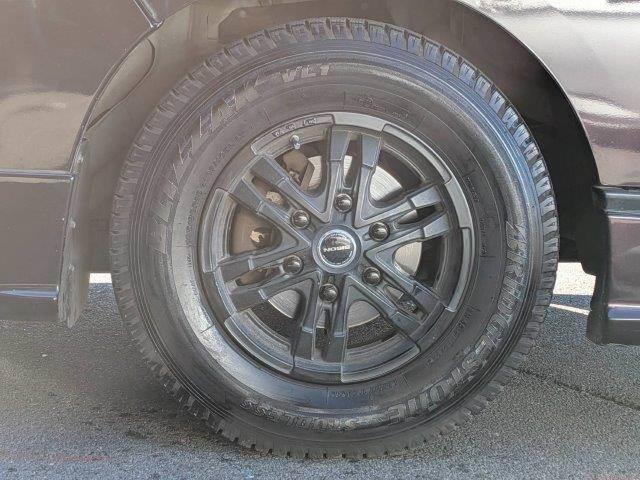 NV350キャラバンバン ロングプレミアムGXターボ 純正SDナビ バックカメラ HIDヘッドライト フルセグTV Bluetooth 禁煙車 ETC スマートキー 15インチアルミホイール デジタルインナーミラー 盗難防止装置 ミュージックサーバー(16枚目)