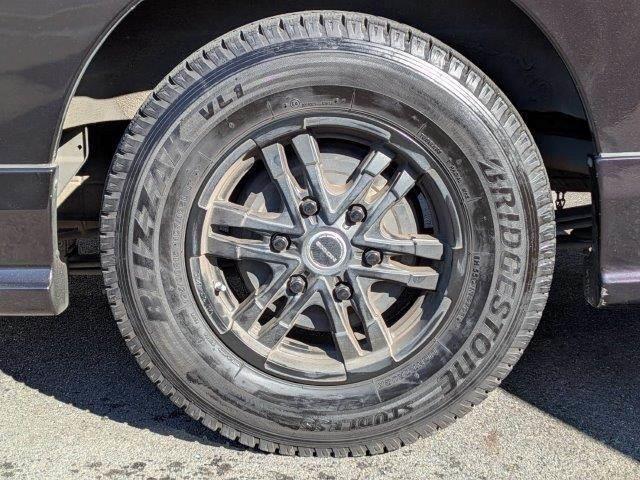 NV350キャラバンバン ロングプレミアムGXターボ 純正SDナビ バックカメラ HIDヘッドライト フルセグTV Bluetooth 禁煙車 ETC スマートキー 15インチアルミホイール デジタルインナーミラー 盗難防止装置 ミュージックサーバー(30枚目)