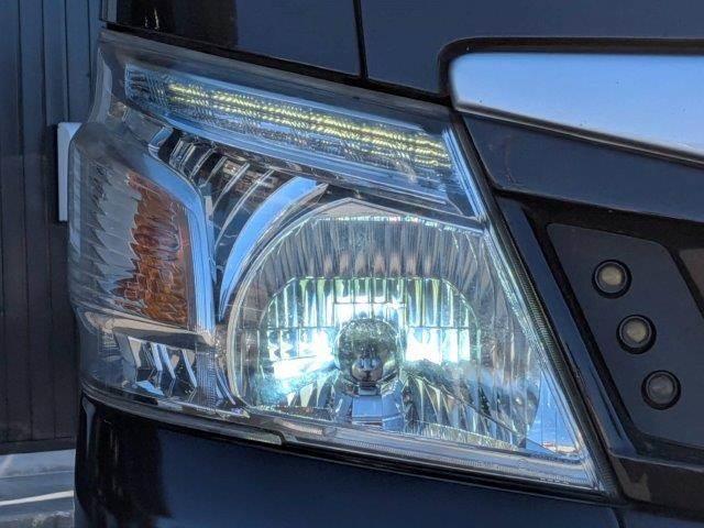 NV350キャラバンバン ロングプレミアムGXターボ 純正SDナビ バックカメラ HIDヘッドライト フルセグTV Bluetooth 禁煙車 ETC スマートキー 15インチアルミホイール デジタルインナーミラー 盗難防止装置 ミュージックサーバー(32枚目)