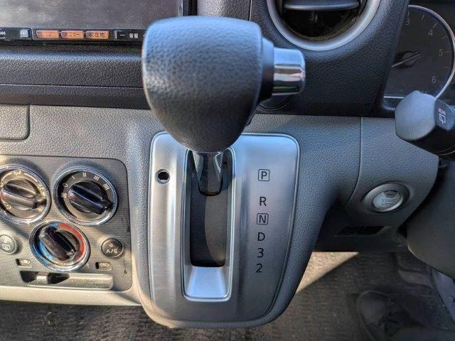 NV350キャラバンバン ロングプレミアムGXターボ 純正SDナビ バックカメラ HIDヘッドライト フルセグTV Bluetooth 禁煙車 ETC スマートキー 15インチアルミホイール デジタルインナーミラー 盗難防止装置 ミュージックサーバー(38枚目)