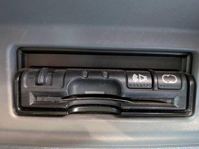 NV350キャラバンバン ロングプレミアムGXターボ 純正SDナビ バックカメラ HIDヘッドライト フルセグTV Bluetooth 禁煙車 ETC スマートキー 15インチアルミホイール デジタルインナーミラー 盗難防止装置 ミュージックサーバー(40枚目)