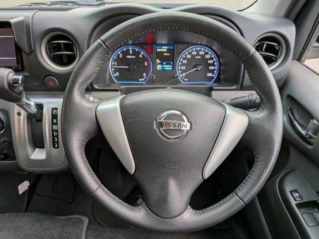 NV350キャラバンバン ロングプレミアムGXターボ 衝突軽減ブレーキ 防水シート HIDヘッドライト バックカメラ 純正SDナビ 禁煙車 フルセグTV Bluetooth スマートキー ベットキット フロントエアロ 盗難防止装置 両側スライドドア(13枚目)