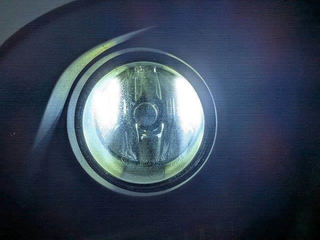 NV350キャラバンバン ロングプレミアムGXターボ 衝突軽減ブレーキ 防水シート HIDヘッドライト バックカメラ 純正SDナビ 禁煙車 フルセグTV Bluetooth スマートキー ベットキット フロントエアロ 盗難防止装置 両側スライドドア(15枚目)