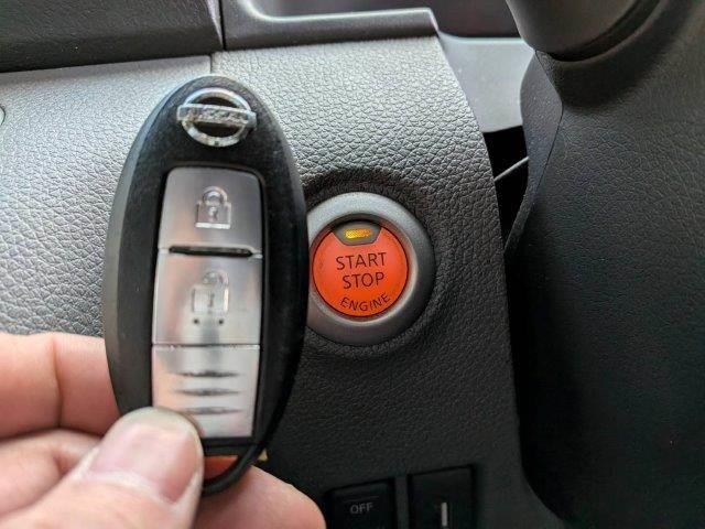 NV350キャラバンバン ロングプレミアムGXターボ 衝突軽減ブレーキ 防水シート HIDヘッドライト バックカメラ 純正SDナビ 禁煙車 フルセグTV Bluetooth スマートキー ベットキット フロントエアロ 盗難防止装置 両側スライドドア(42枚目)